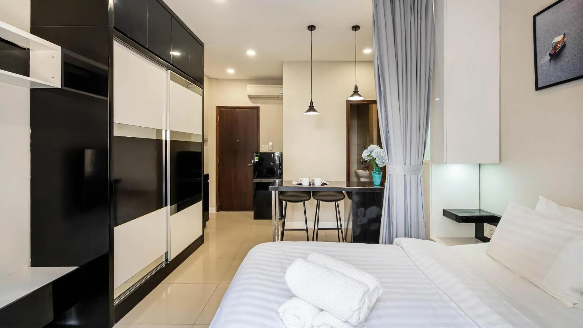 We Home Ton That Tung Ho Chi Minh City 0*,